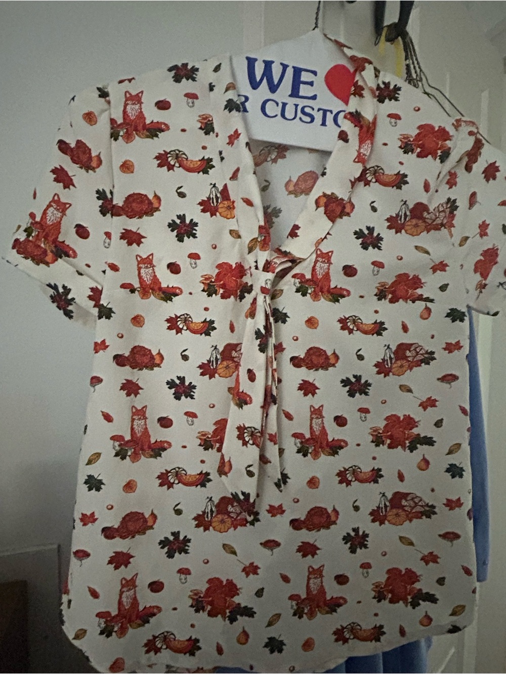 Excellent condition MODCLOTH Cream Fox & Fall Motif Tie-Neck Blouse